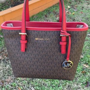 Micheal Kors crossbody